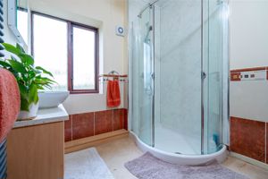 Shower room- click for photo gallery